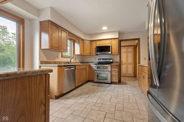 3022 Walnut Court, Greenfield, IN 46140