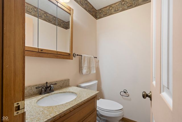 3022 Walnut Court, Greenfield, IN 46140