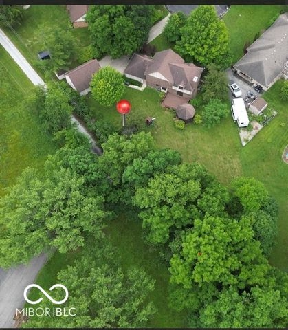 3022 Walnut Court, Greenfield, IN 46140