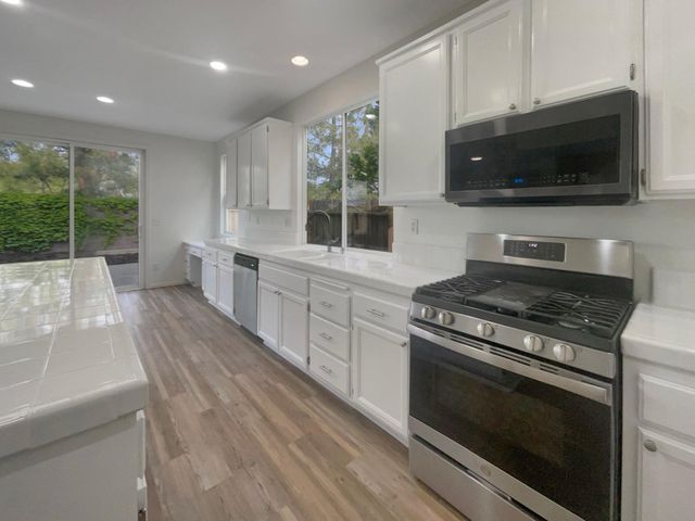 10084 Schuler Ranch Rd, Elk Grove, CA 95757