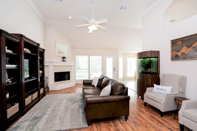 26718 Stagecoach Crossing Drive, Magnolia, TX 77355