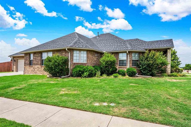 2197 SW 56th St, Lawton, OK 73505