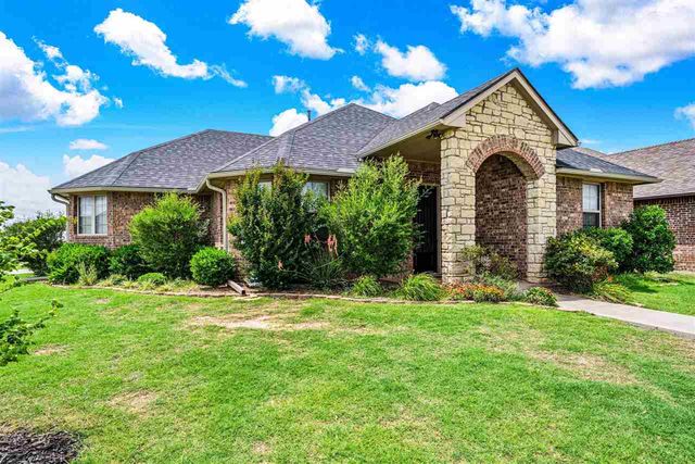 2197 SW 56th St, Lawton, OK 73505
