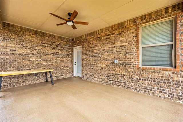 2197 SW 56th St, Lawton, OK 73505