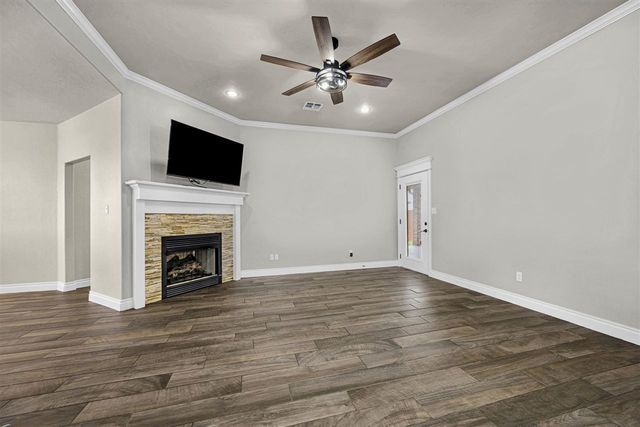 2197 SW 56th St, Lawton, OK 73505