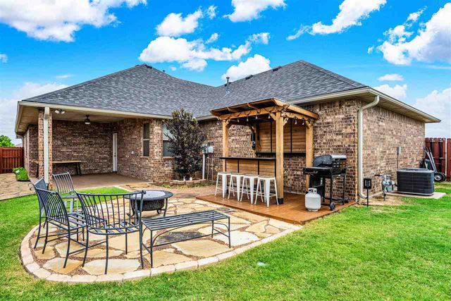 2197 SW 56th St, Lawton, OK 73505