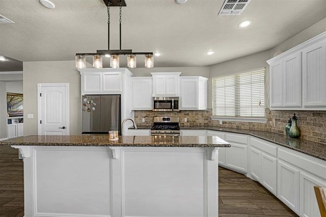 2197 SW 56th St, Lawton, OK 73505