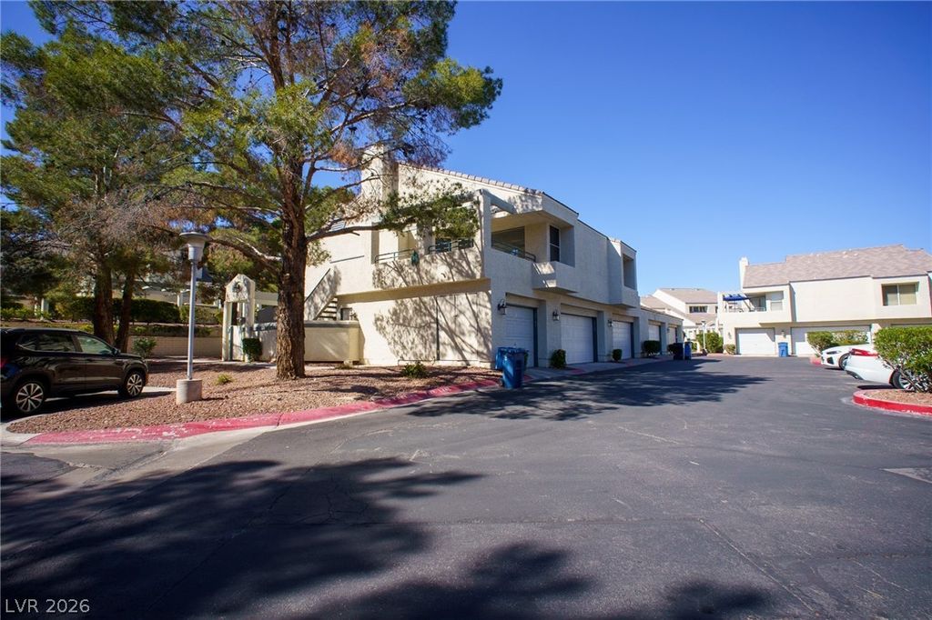 2753 Lodestone Drive, Las Vegas, NV 89117