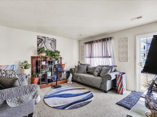 814 Downing ST, Hampton, VA 23661