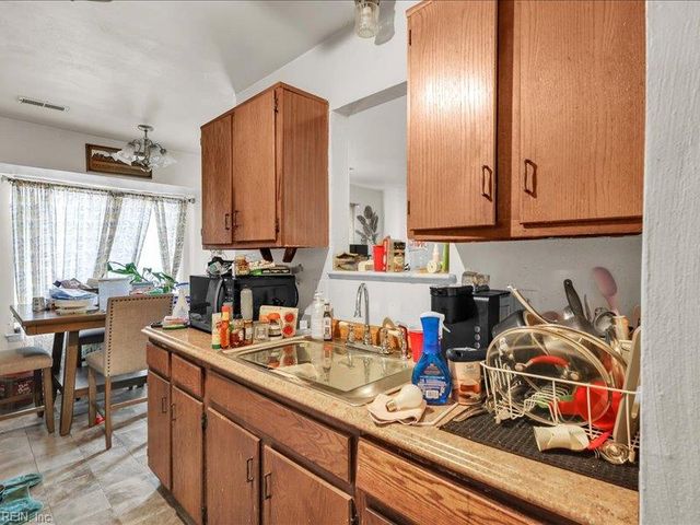 814 Downing ST, Hampton, VA 23661