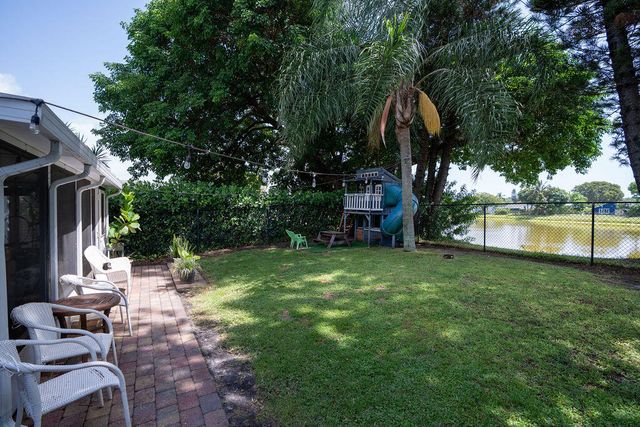 9060 CHRYSANTHEMUM Drive, Boynton Beach, FL 33472