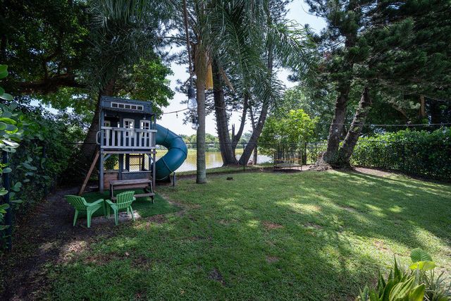 9060 CHRYSANTHEMUM Drive, Boynton Beach, FL 33472