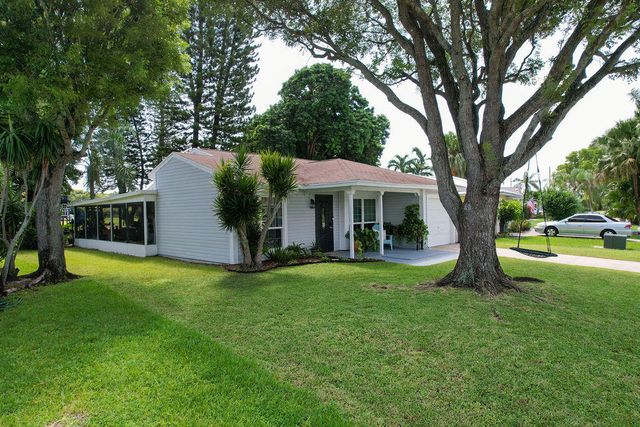 9060 CHRYSANTHEMUM Drive, Boynton Beach, FL 33472