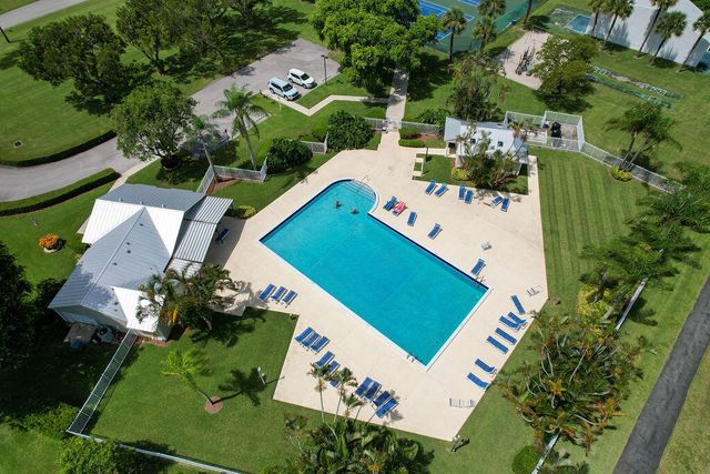 9060 CHRYSANTHEMUM Drive, Boynton Beach, FL 33472