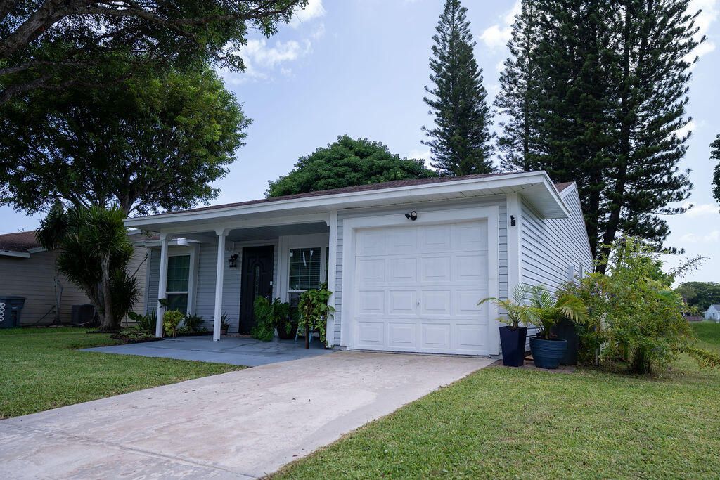 9060 CHRYSANTHEMUM Drive, Boynton Beach, FL 33472