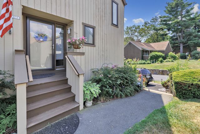 87 Creek Lane A, Stratford, CT 06614