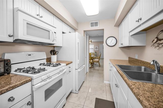 5257 81ST LANE N 2, St Petersburg, FL 33709