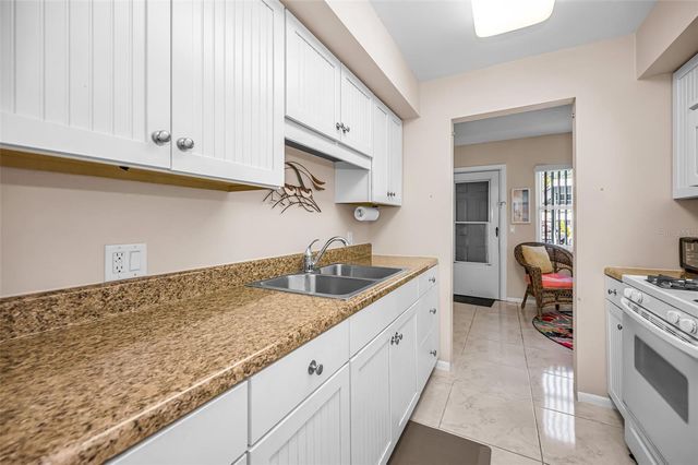 5257 81ST LANE N 2, St Petersburg, FL 33709