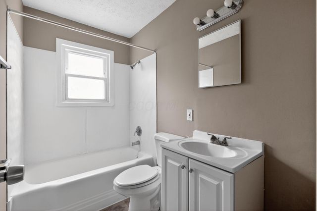 2902 Northglen Drive, Columbus, OH 43224