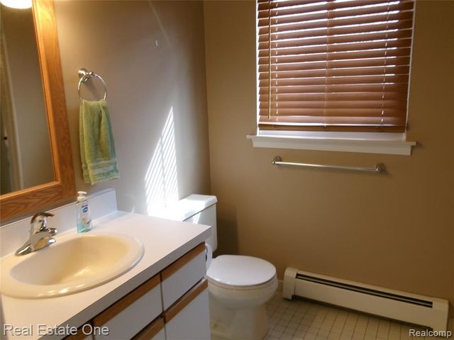 25832 Lexington 6, South Lyon, MI 48178