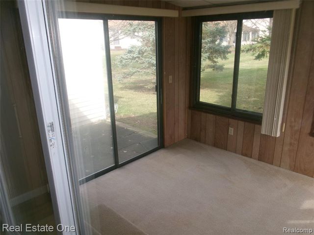 25832 Lexington 6, South Lyon, MI 48178