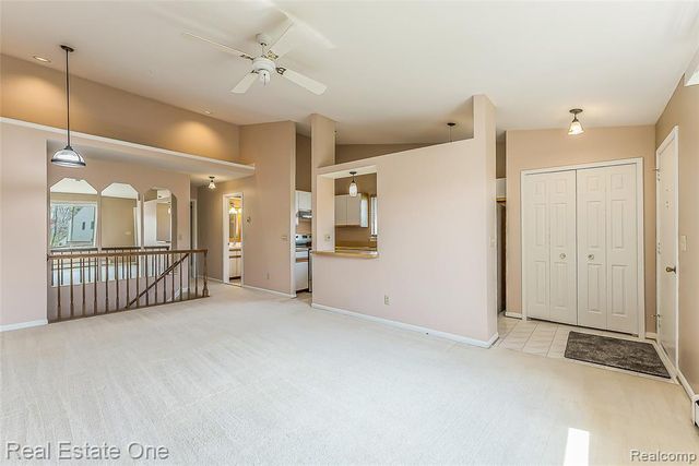 25832 Lexington 6, South Lyon, MI 48178