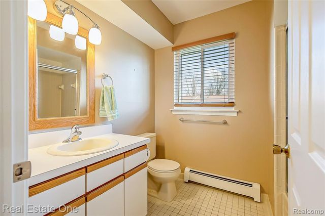 25832 Lexington 6, South Lyon, MI 48178