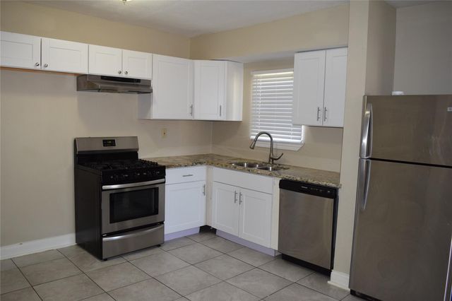 214 E Jack Street, Baytown, TX 77520