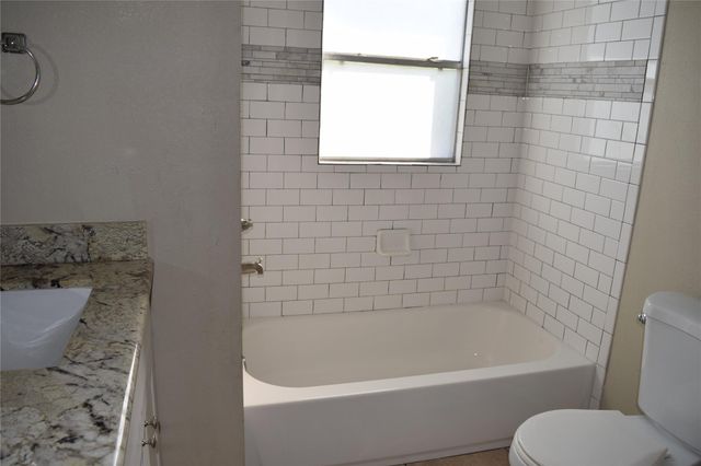 214 E Jack Street, Baytown, TX 77520