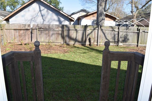 214 E Jack Street, Baytown, TX 77520