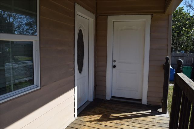 214 E Jack Street, Baytown, TX 77520