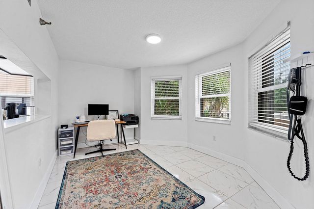 6614 Villa Sonrisa Drive 123, Boca Raton, FL 33433