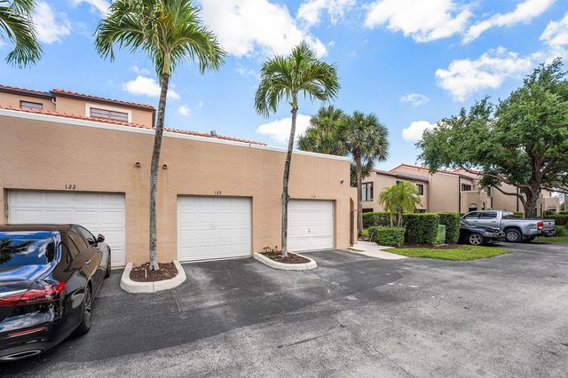6614 Villa Sonrisa Drive 123, Boca Raton, FL 33433