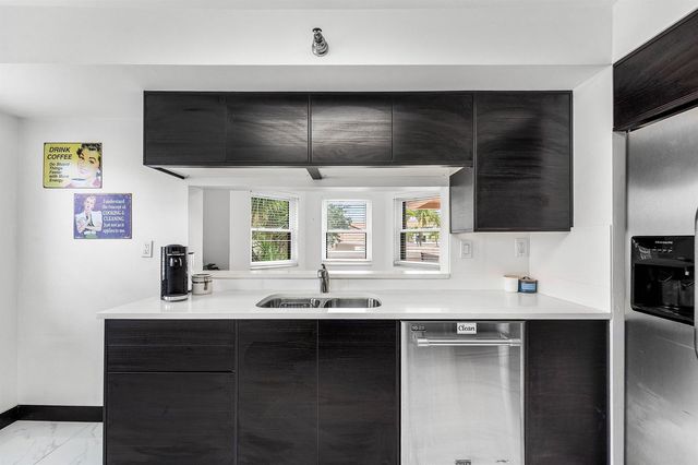 6614 Villa Sonrisa Drive 123, Boca Raton, FL 33433