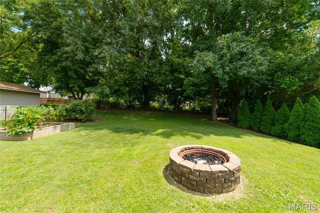 1334 Saint Gregory Lane, St Charles, MO 63304