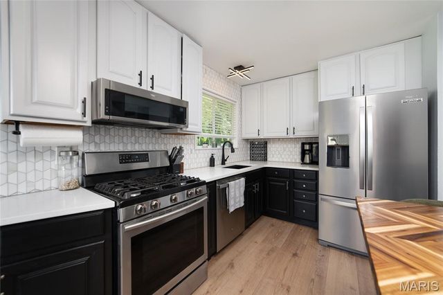 1334 Saint Gregory Lane, St Charles, MO 63304