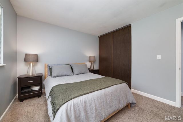 1334 Saint Gregory Lane, St Charles, MO 63304