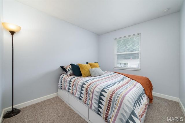 1334 Saint Gregory Lane, St Charles, MO 63304