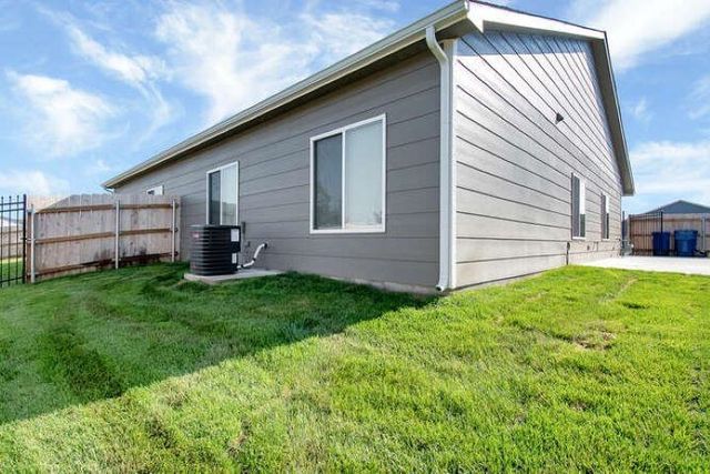 1321 N Azena St, Andover, KS 67002