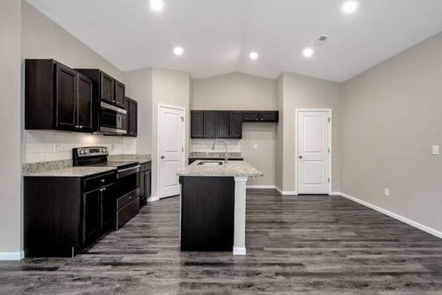 1321 N Azena St, Andover, KS 67002