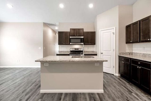1321 N Azena St, Andover, KS 67002