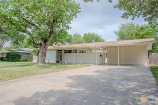 2906 Arroyo Drive, Victoria, TX 77901