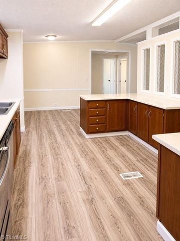 1001 Arvin Hill Lane, Lexington, NC 27295