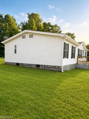 1001 Arvin Hill Lane, Lexington, NC 27295