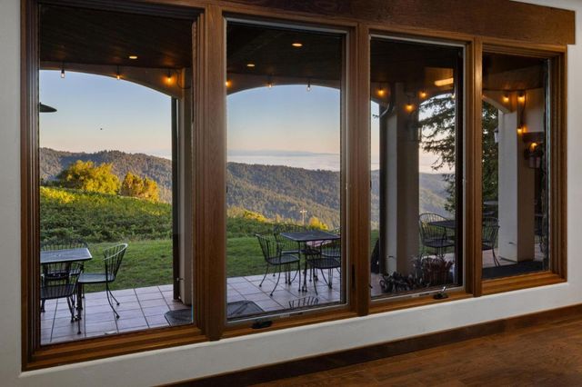 25200 Loma Prieta Avenue, Los Gatos, CA 95033