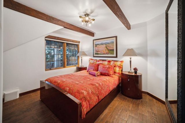 25200 Loma Prieta Avenue, Los Gatos, CA 95033