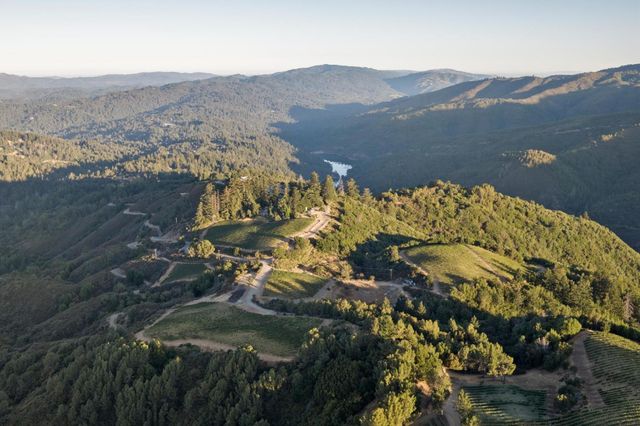 25200 Loma Prieta Avenue, Los Gatos, CA 95033