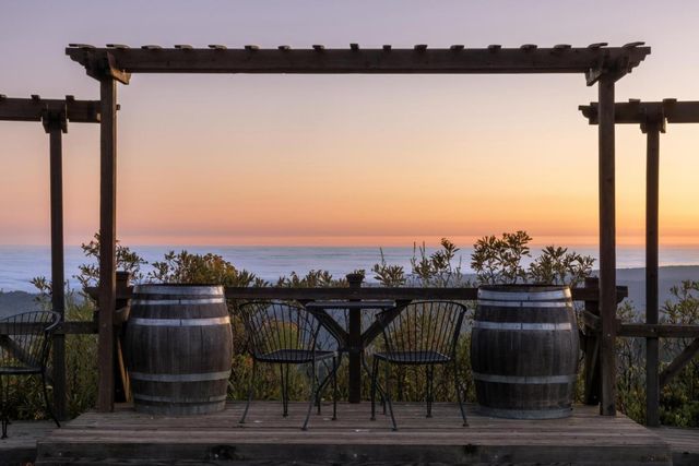 25200 Loma Prieta Avenue, Los Gatos, CA 95033