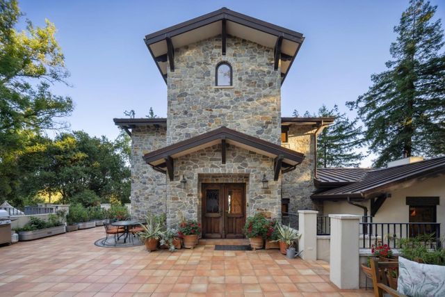 25200 Loma Prieta Avenue, Los Gatos, CA 95033