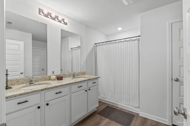 4005 Whitetail Ln, Pensacola, FL 32526